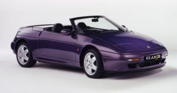 Lotus Elan M100: the dynamics challenges A purple lotus elan s2 with the roof down
